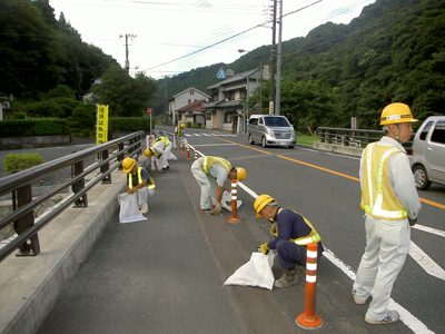 道路清掃（下田協会）