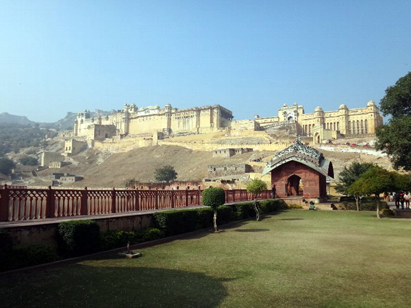 アンベール城（Amber Fort）　世界遺産　（ラージャスターン州の6つの丘陵城砦群のうちの一つ）