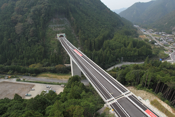 新城市名号（名号高架橋）