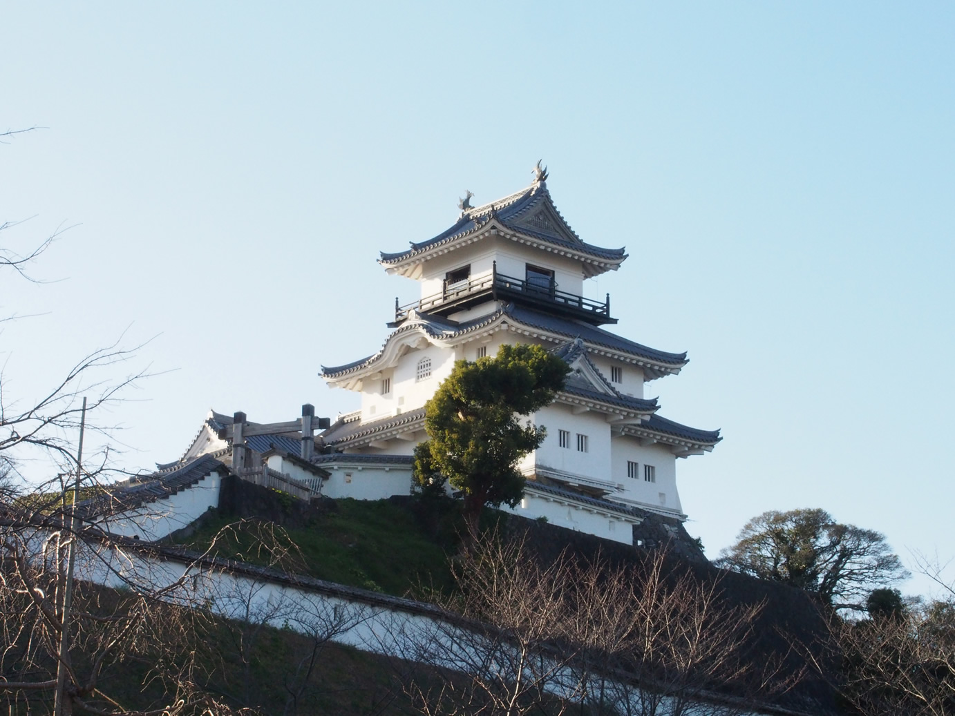 白漆喰塗りの外観